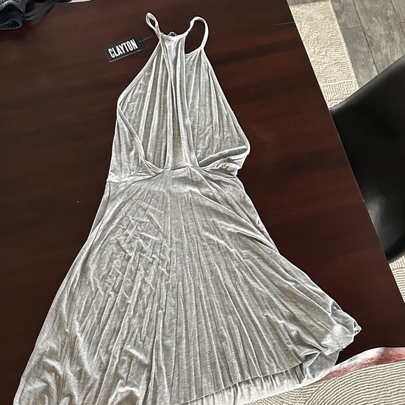 Elegant Backless Silver Dress - Picture 2 of 3